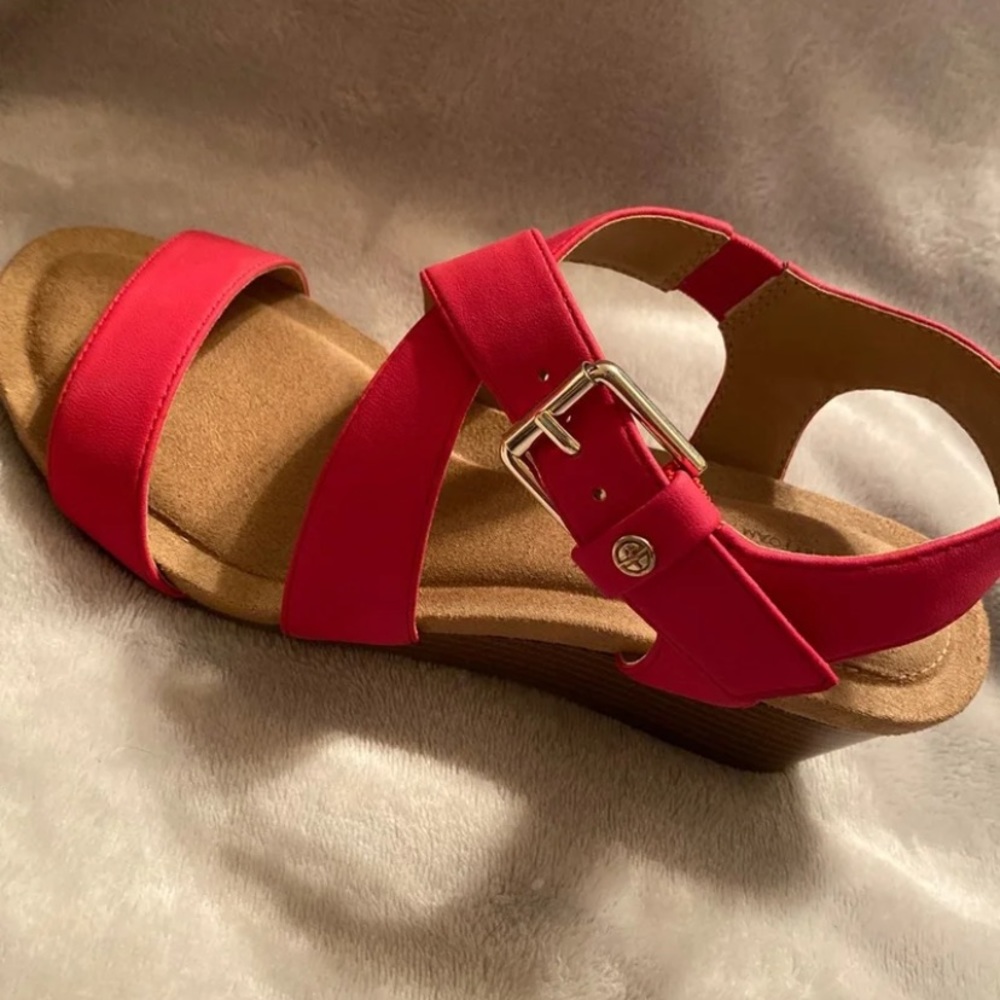 Shoes - Picture 2 of 3